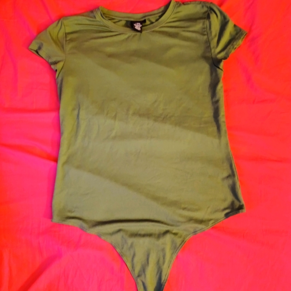 NWOT Rue 21 olive green bodysuit Large